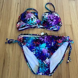 George- medium NWT bikini with underwire bra and adjustable straps! Multicolor